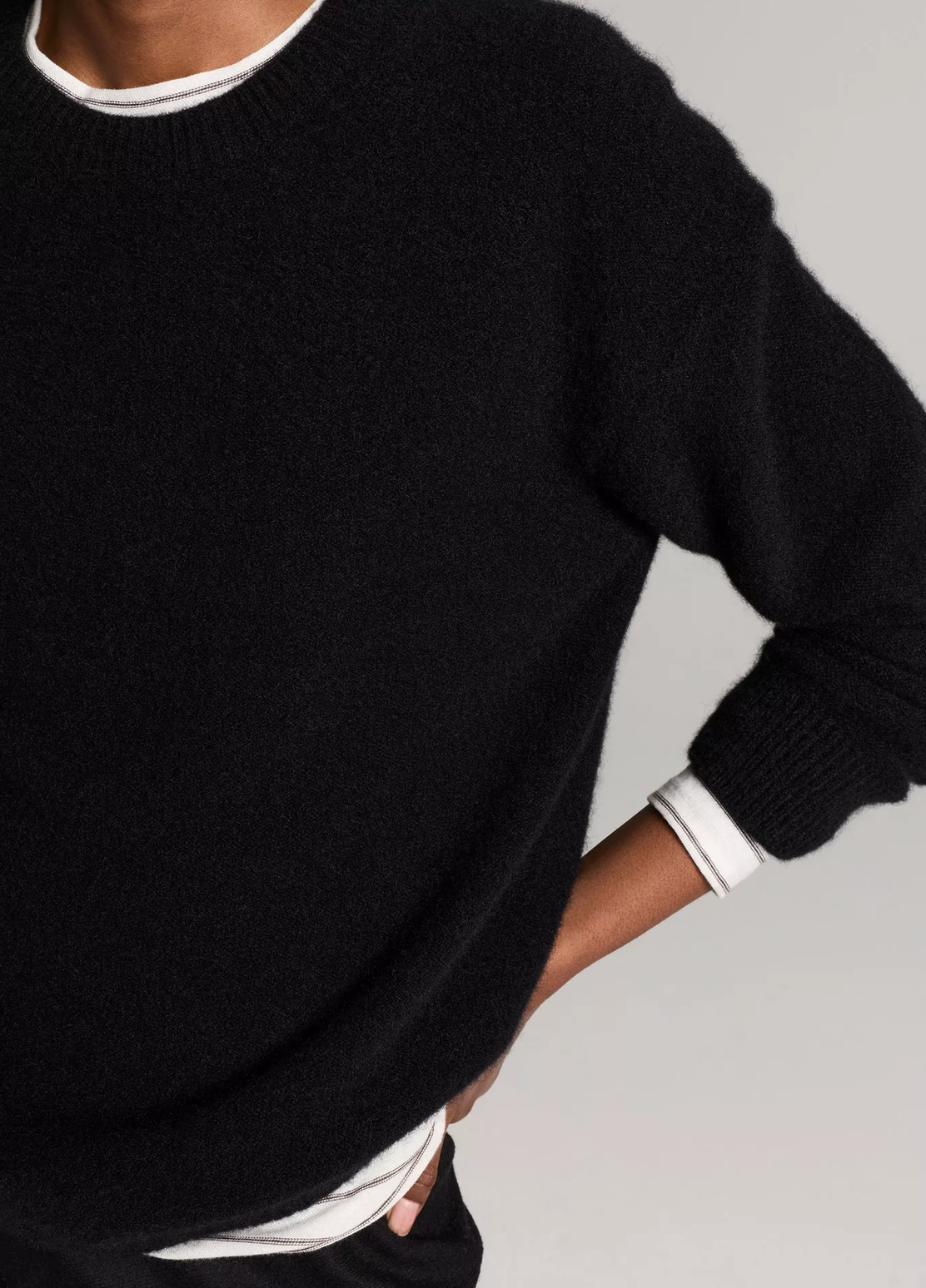 Cashmere Classic Crew Neck Sweater in Black-Sweaters-Vince-Black-XS-Mercantile Portland
