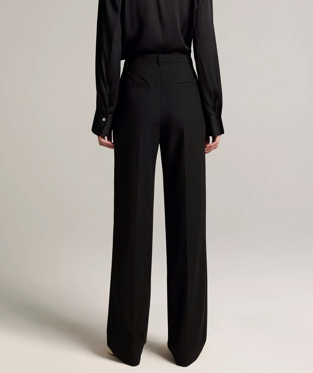 Elsa Fine Suiting Trouser in Black-Pants-Vince-Black-0-Mercantile Portland