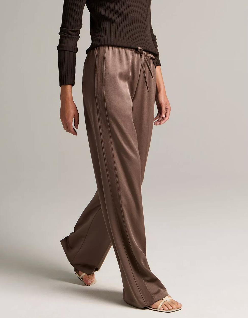 Mid-Rise Shine Crepe Pull-On Pant-Pants-Vince-Taupe Haze-XS-Mercantile Portland