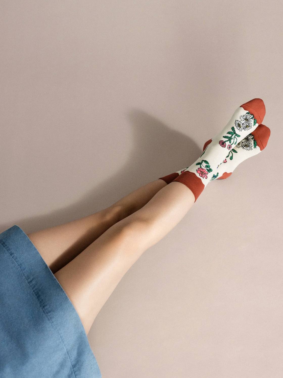 Retro Flower Crew-Socks-HANSEL FR BASEL-Rust-OS-Mercantile Portland